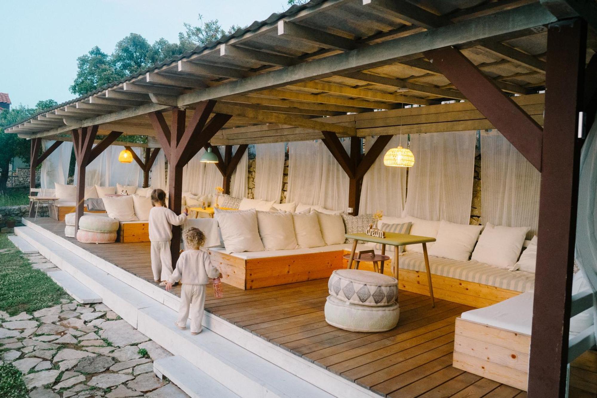 Eco Aparthotel The Dreamers'S Club Lumbarda Buitenkant foto