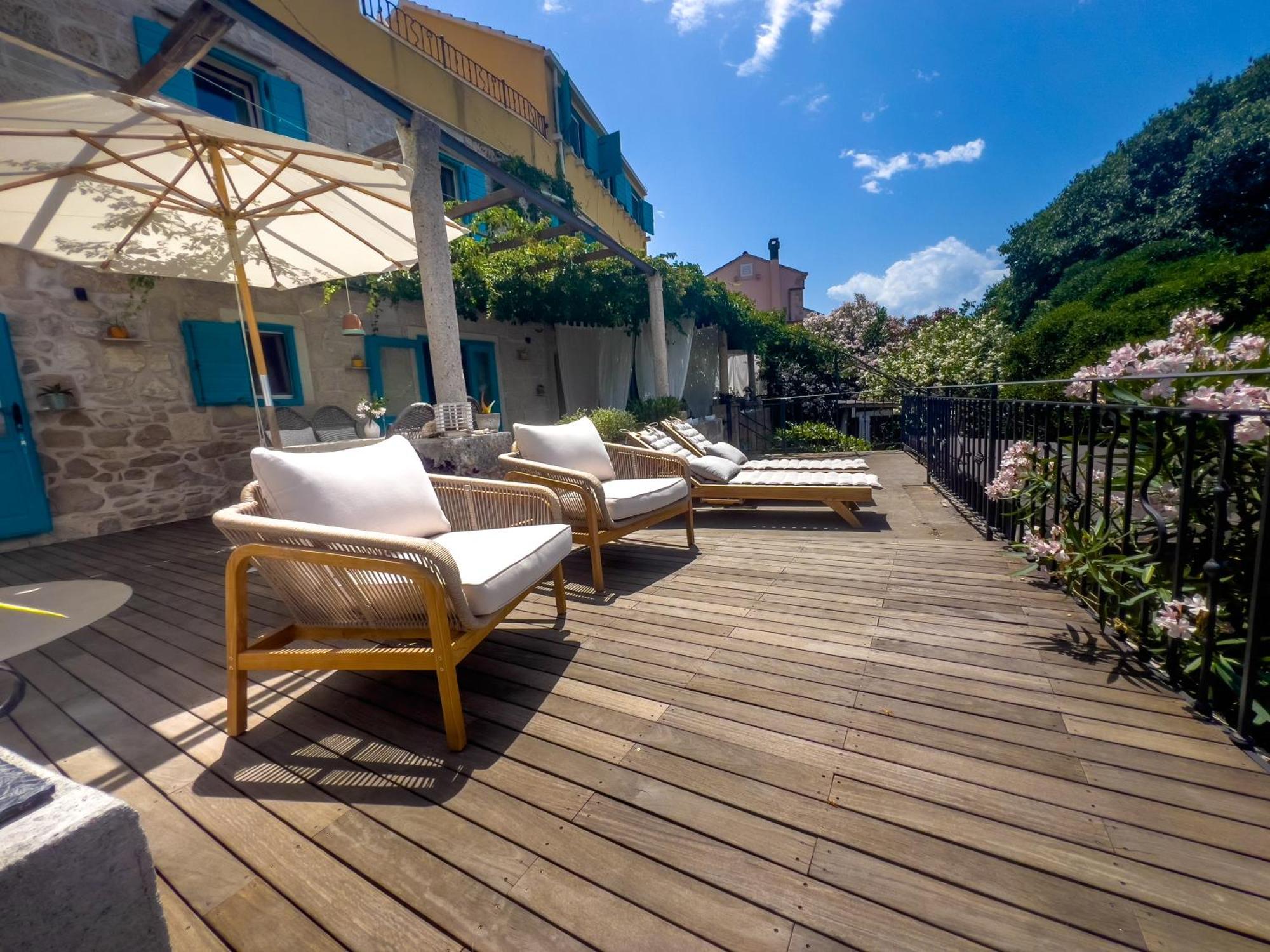 Eco Aparthotel The Dreamers'S Club Lumbarda Buitenkant foto